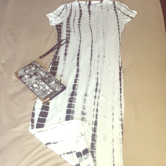 GoJane Dresses & Skirts - Below knee length tie dye bodycon.